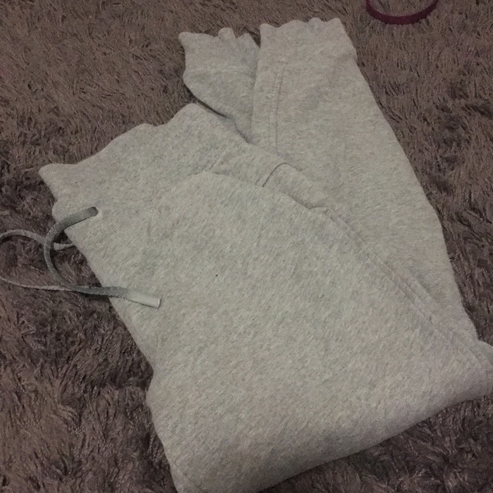 LULULEMON grey sweatpants/joggers